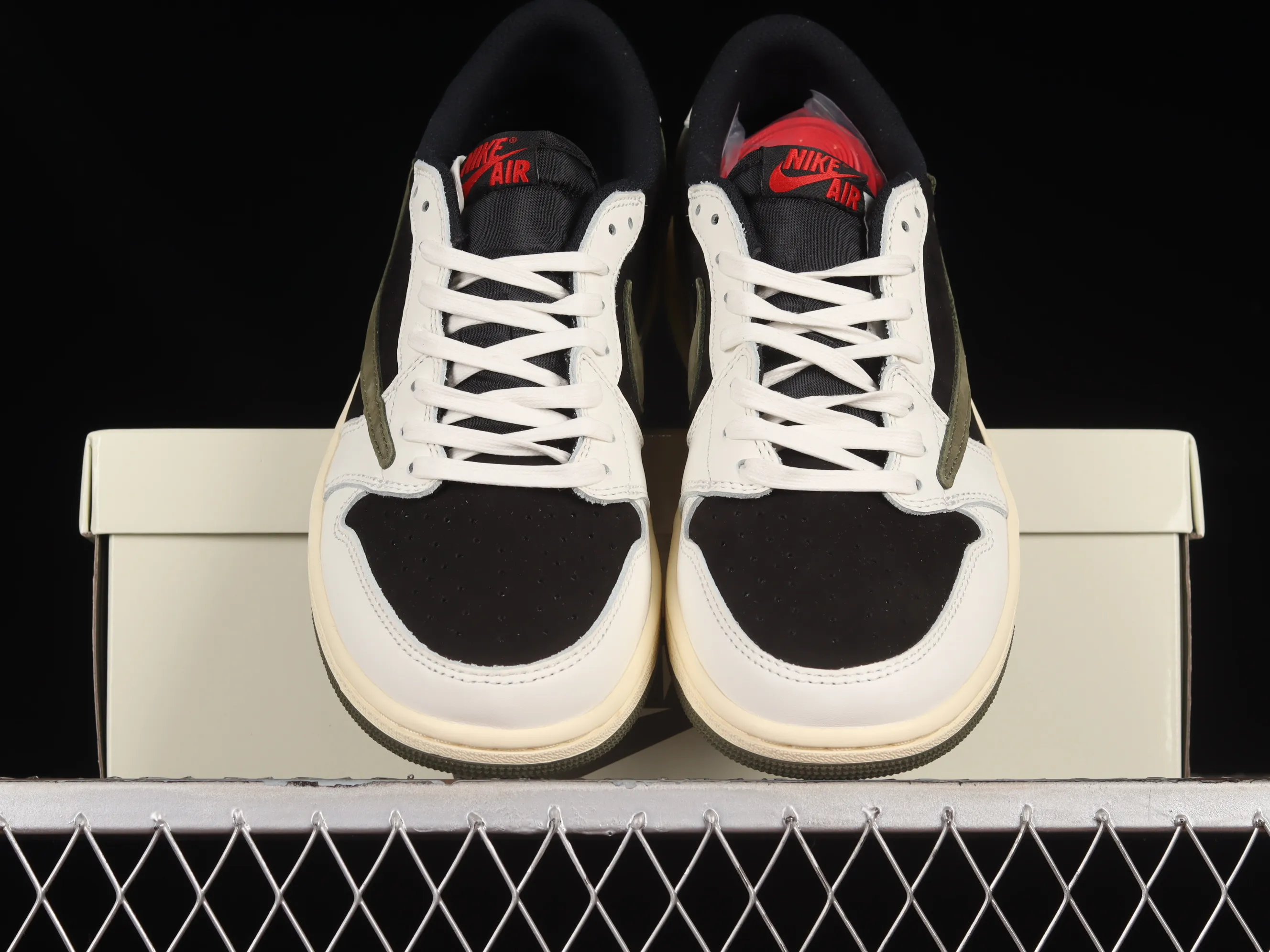 All Categories Air Jordan Jordan Series Basketball Shoes Air Jordan 1 Low OG Version Travis Scott x Air Jordan 1 Low OG AJ1 Joe 1 Joint Overhead DZ4137-106